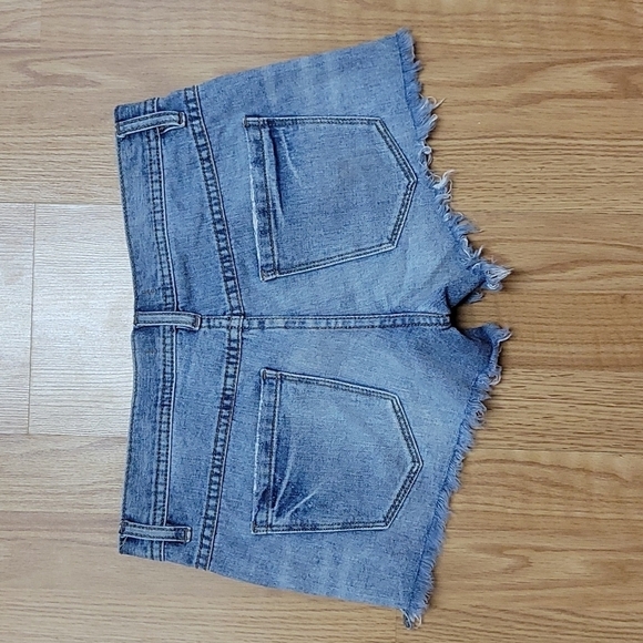 Free People button fly denim cutoff jean shorts - Picture 4 of 6